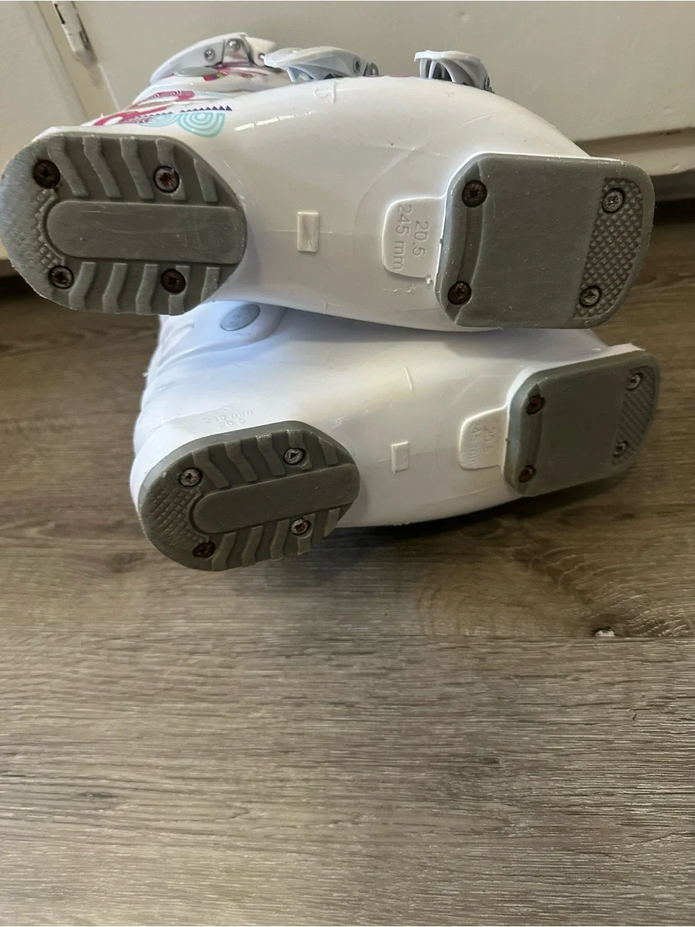 Rossignol Kids White Ski Boots with Gray Liner